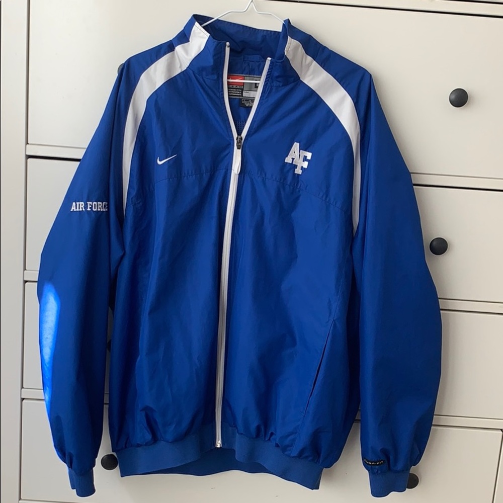Large Nike Windbreaker!!💙